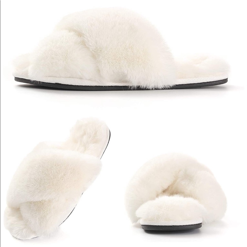 ❌SOLD❌ Open toe fuzzy slippers - Picture 2 of 2